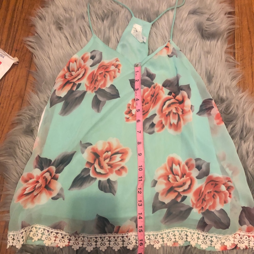 Super cute Floral Tanktop “Racerback”